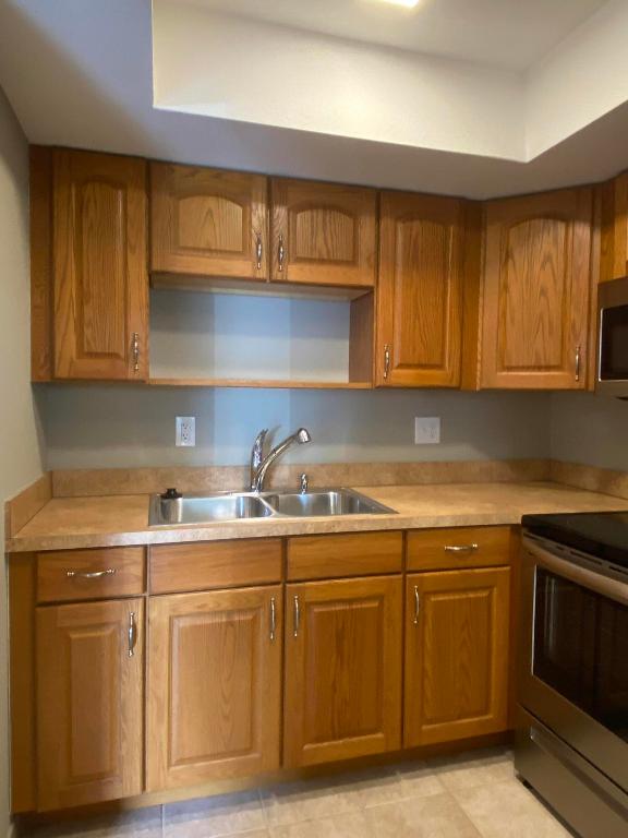 CEDAR POINTE CONDO VILLAGE 4 - Residential Lease