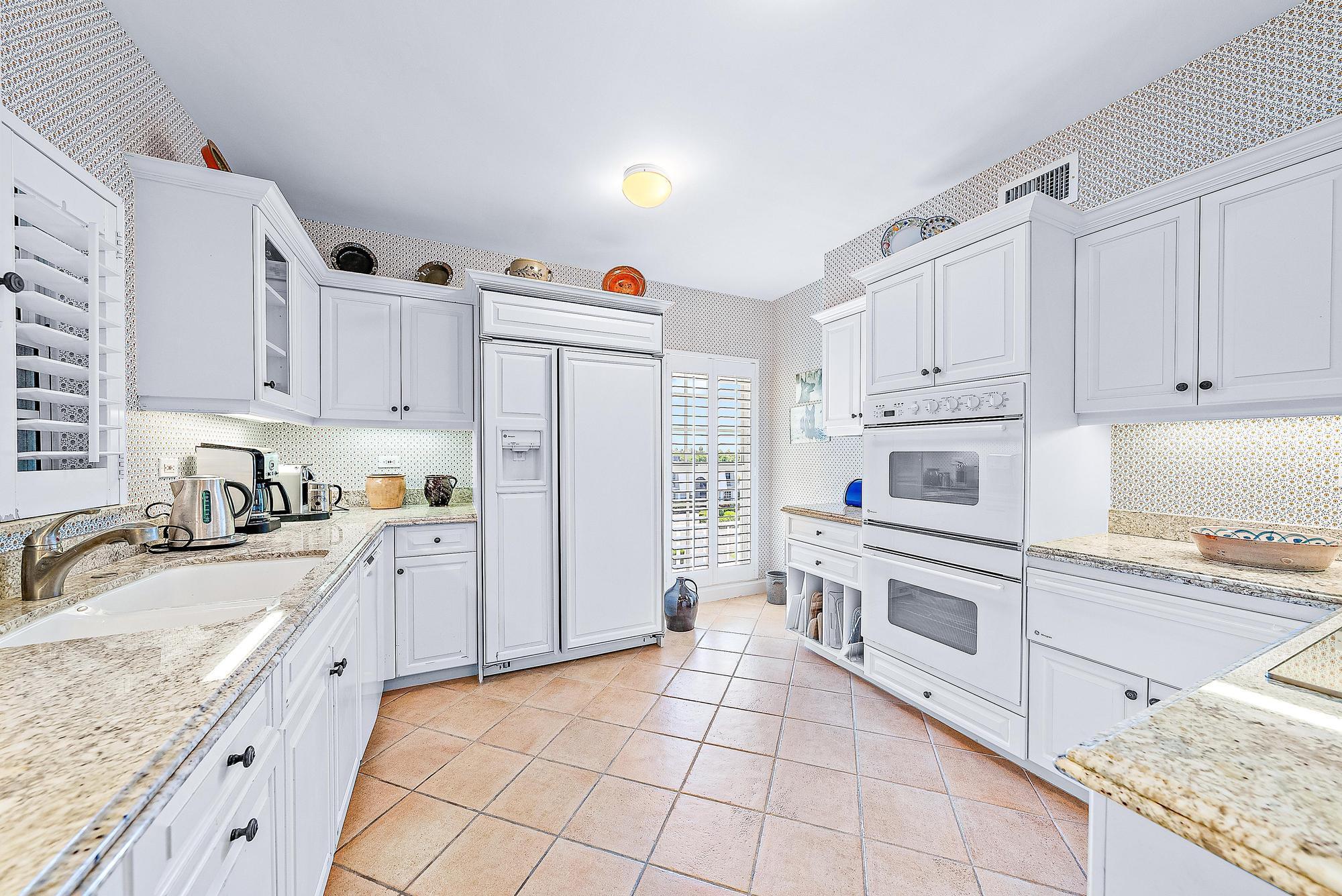 CHATEAU CHEVERNY IBIS ISL - Residential