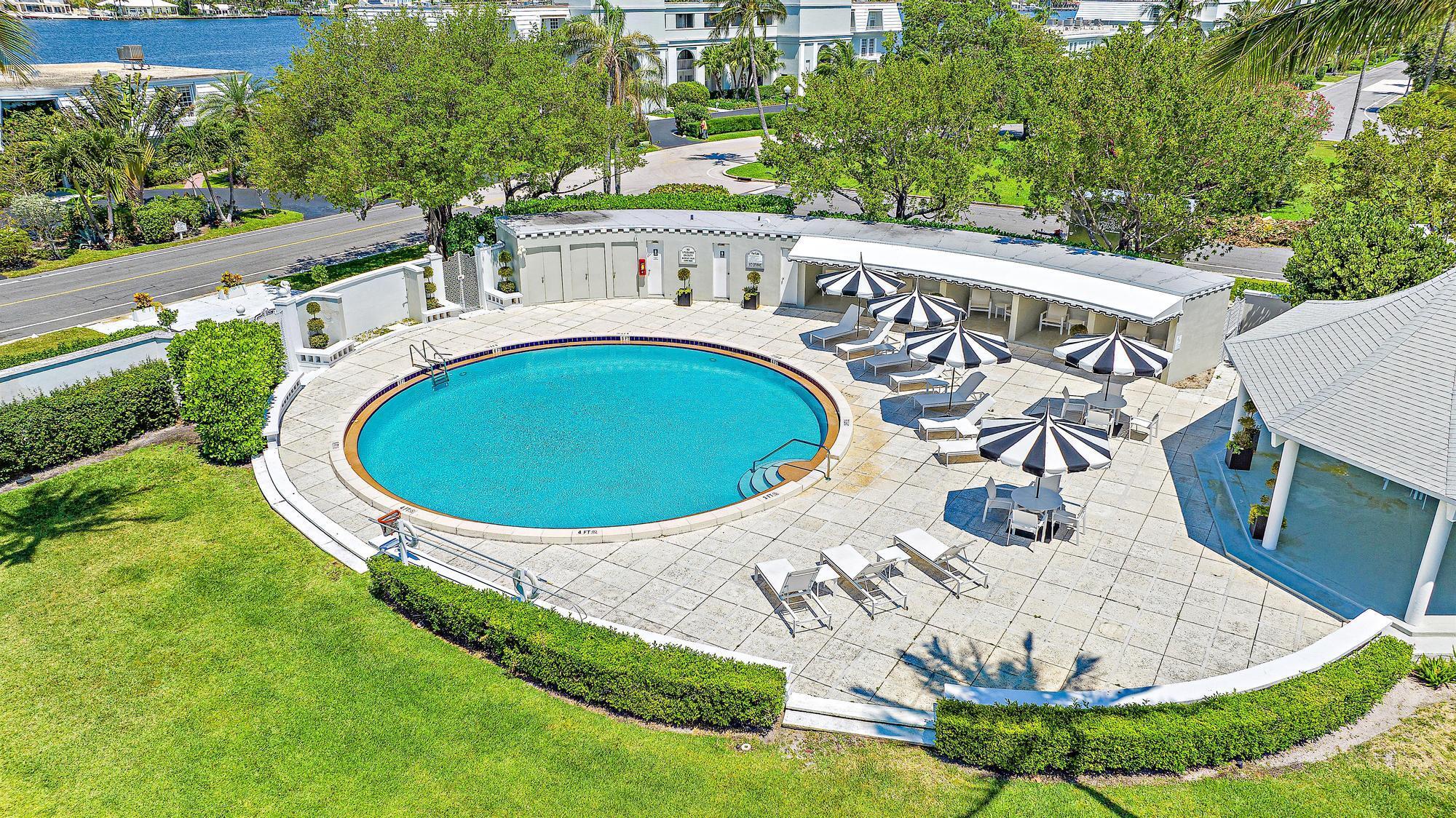 CHATEAU CHEVERNY IBIS ISL - Residential