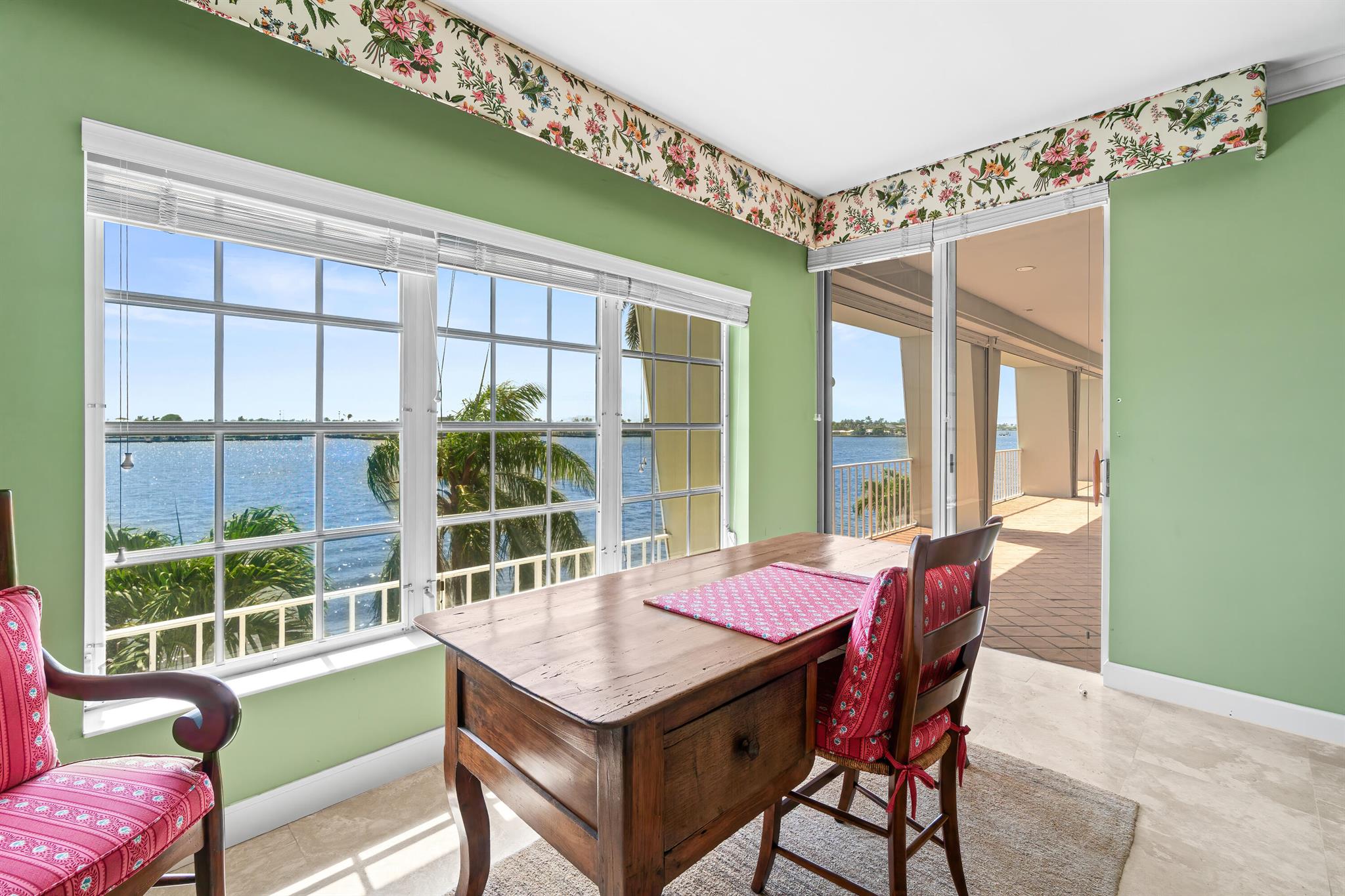 CHATEAU CHEVERNY IBIS ISL - Residential