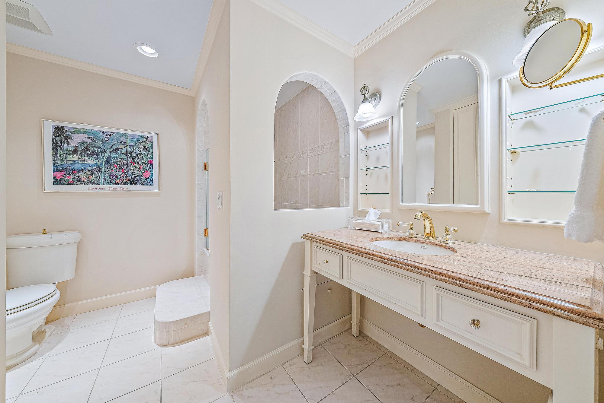 CHATEAU CHEVERNY IBIS ISL - Residential