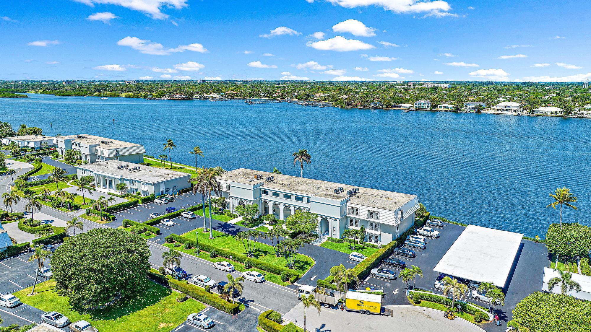 CHATEAU CHEVERNY IBIS ISL - Residential