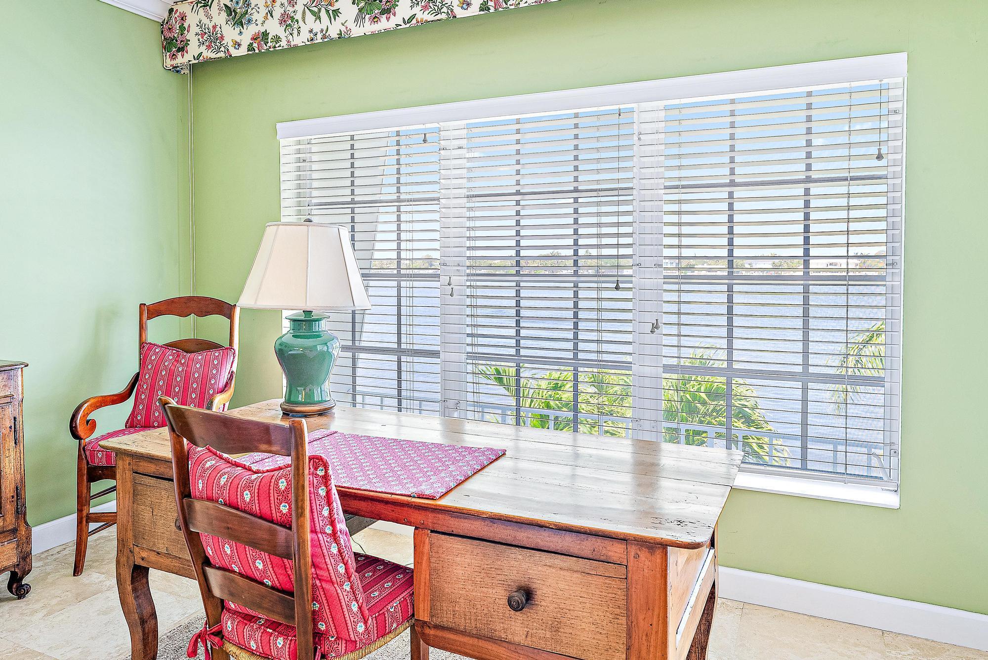 CHATEAU CHEVERNY IBIS ISL - Residential