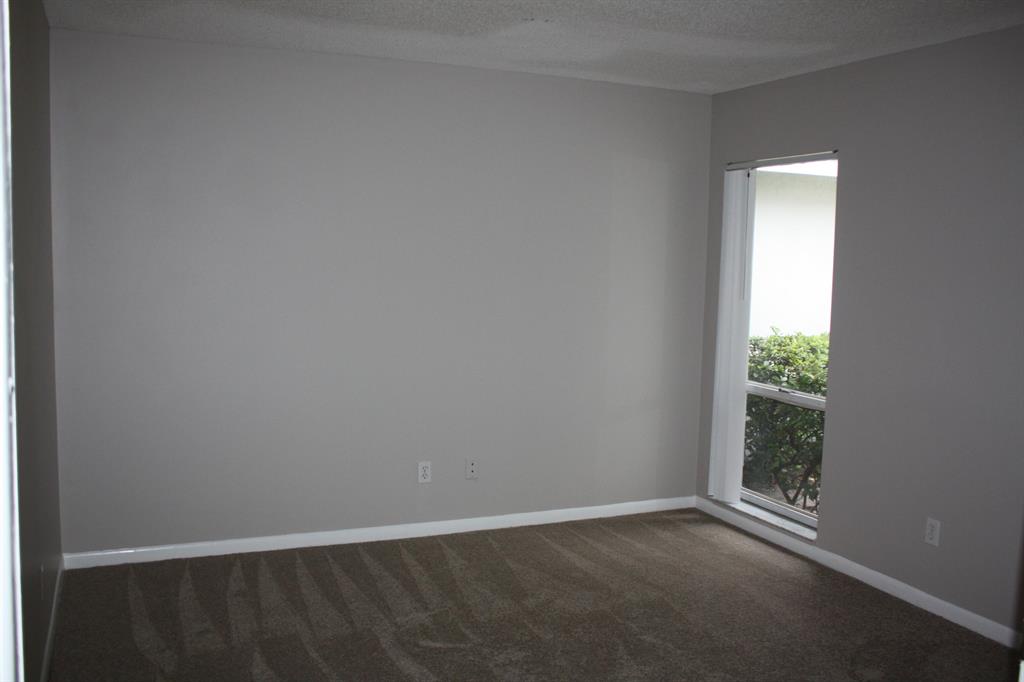 VILLAS @ SUNSET TRACE - Residential