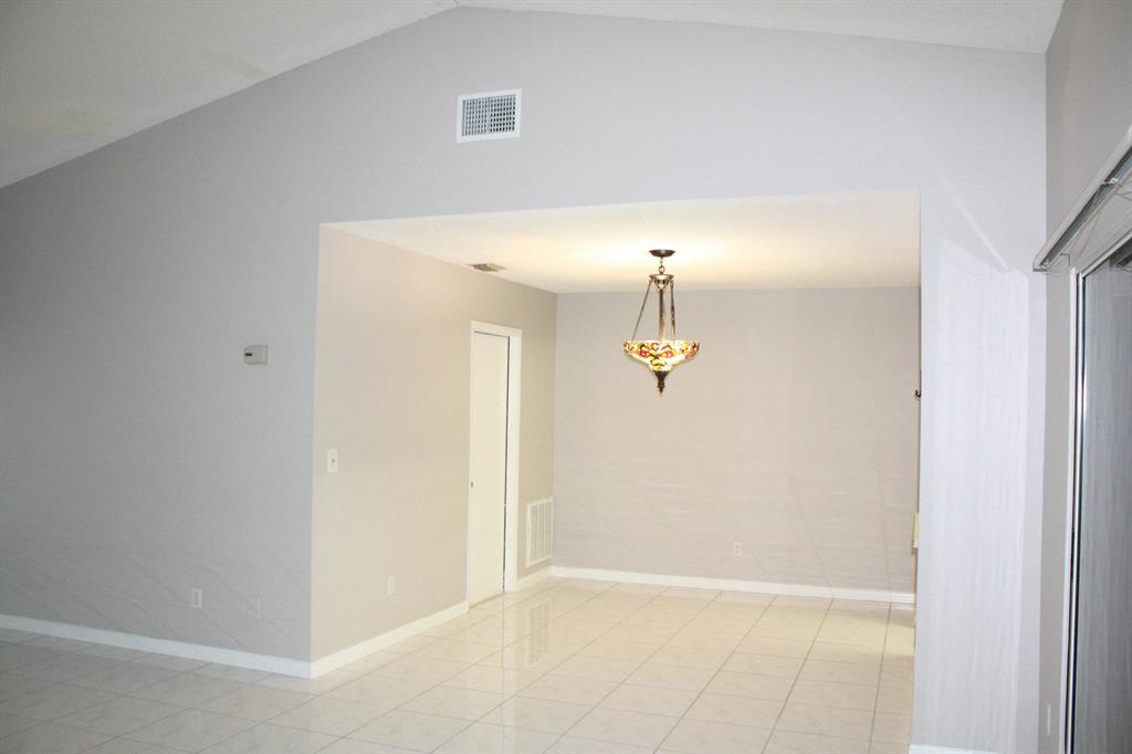 VILLAS @ SUNSET TRACE - Residential