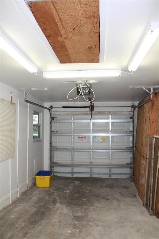 VILLAS @ SUNSET TRACE - Residential