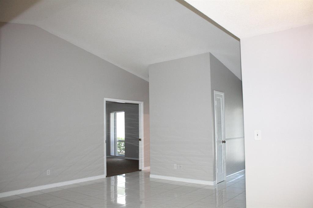 VILLAS @ SUNSET TRACE - Residential