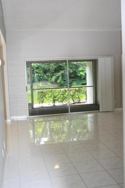 VILLAS @ SUNSET TRACE - Residential