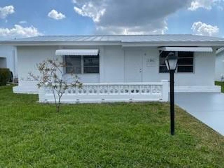 Charming single-family home located in a well-maintained community of Leisureville. The roof is brand new. Completely remodeled kitchen, with quartz countertops, custom cabinets, brand-new stainless-steel appliances, fully renovated bathroom, new flooring throughout, tankless water heater. Move-in ready.