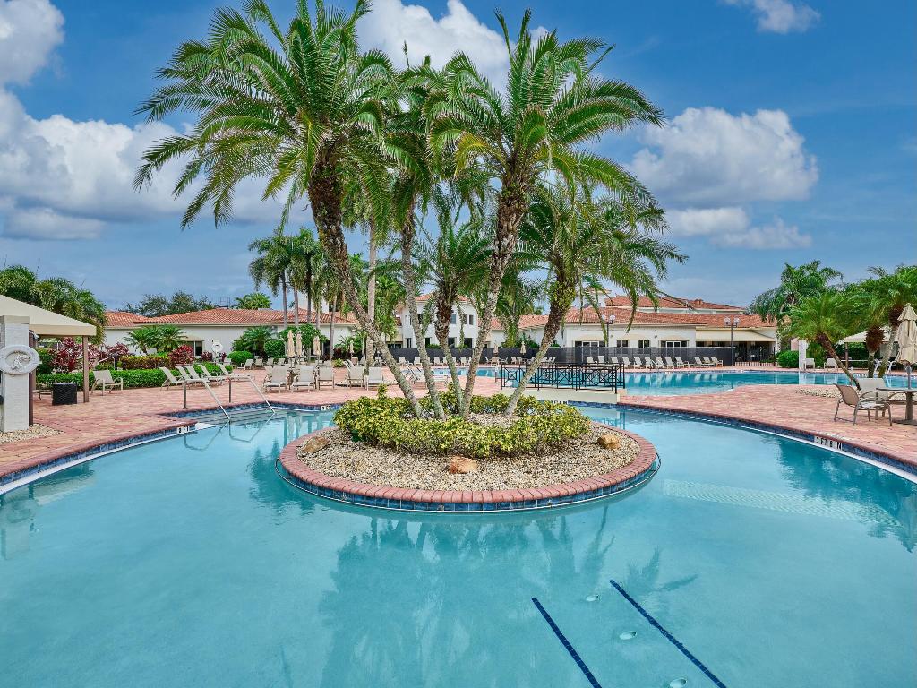 VALENCIA FALLS - Residential