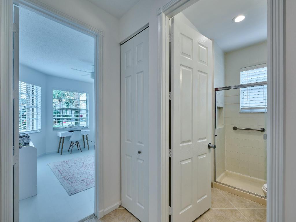 VALENCIA FALLS - Residential