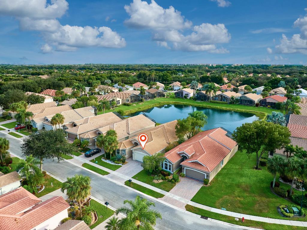 VALENCIA FALLS - Residential