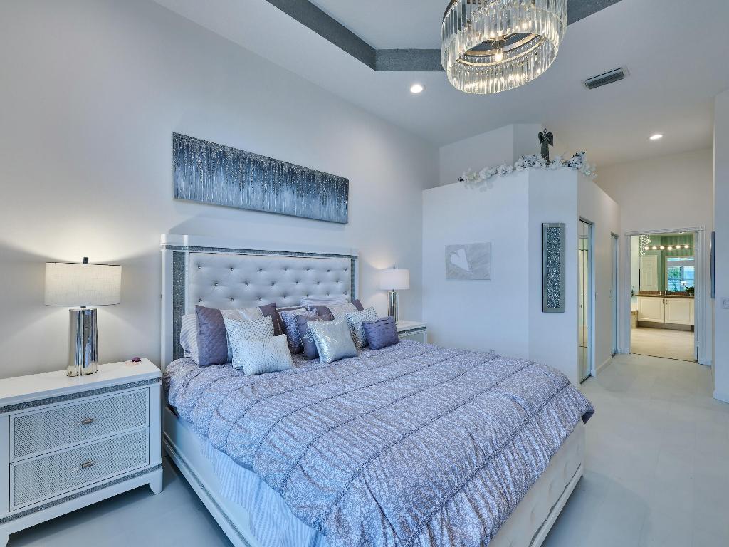 VALENCIA FALLS - Residential