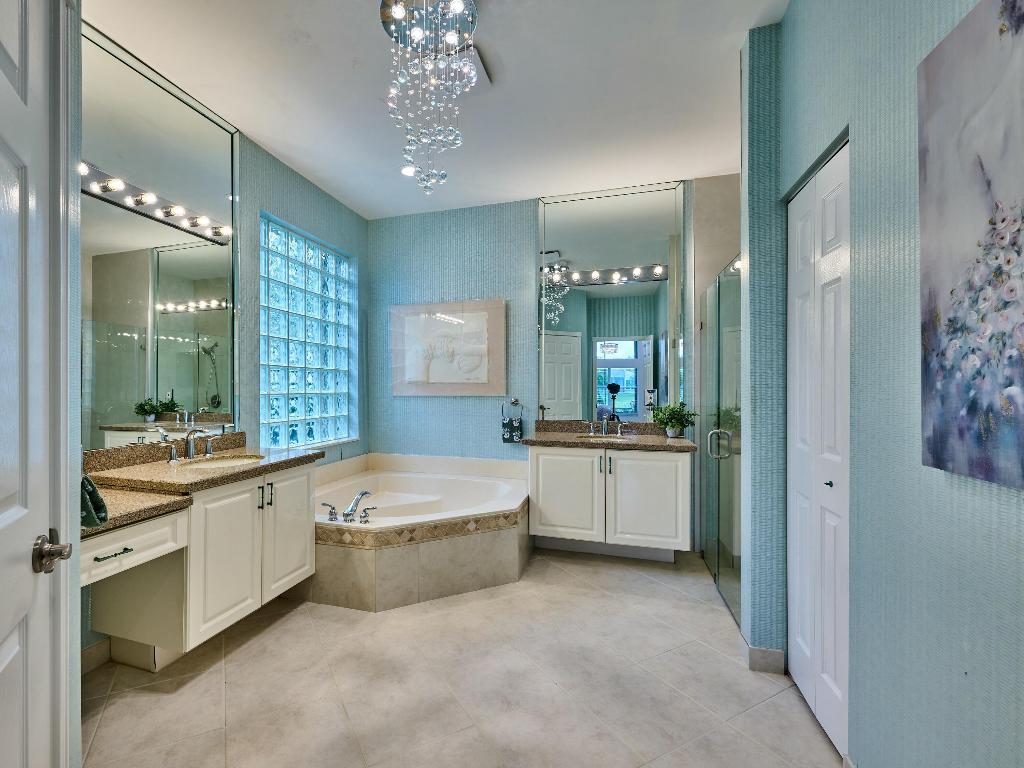 VALENCIA FALLS - Residential