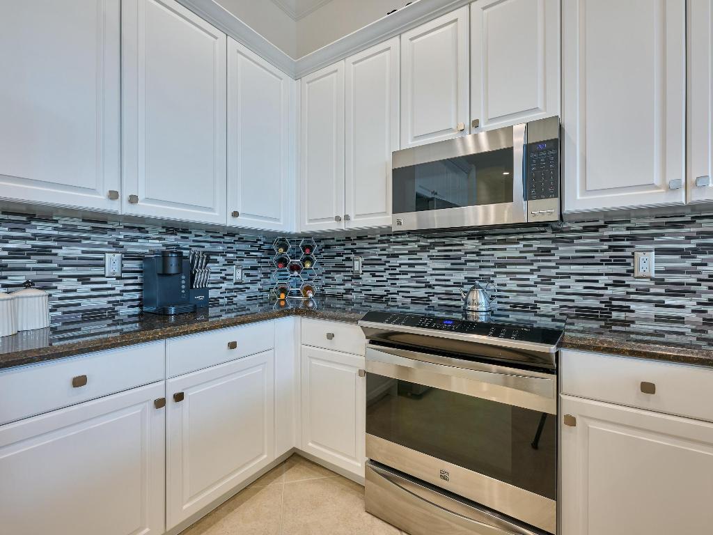 VALENCIA FALLS - Residential