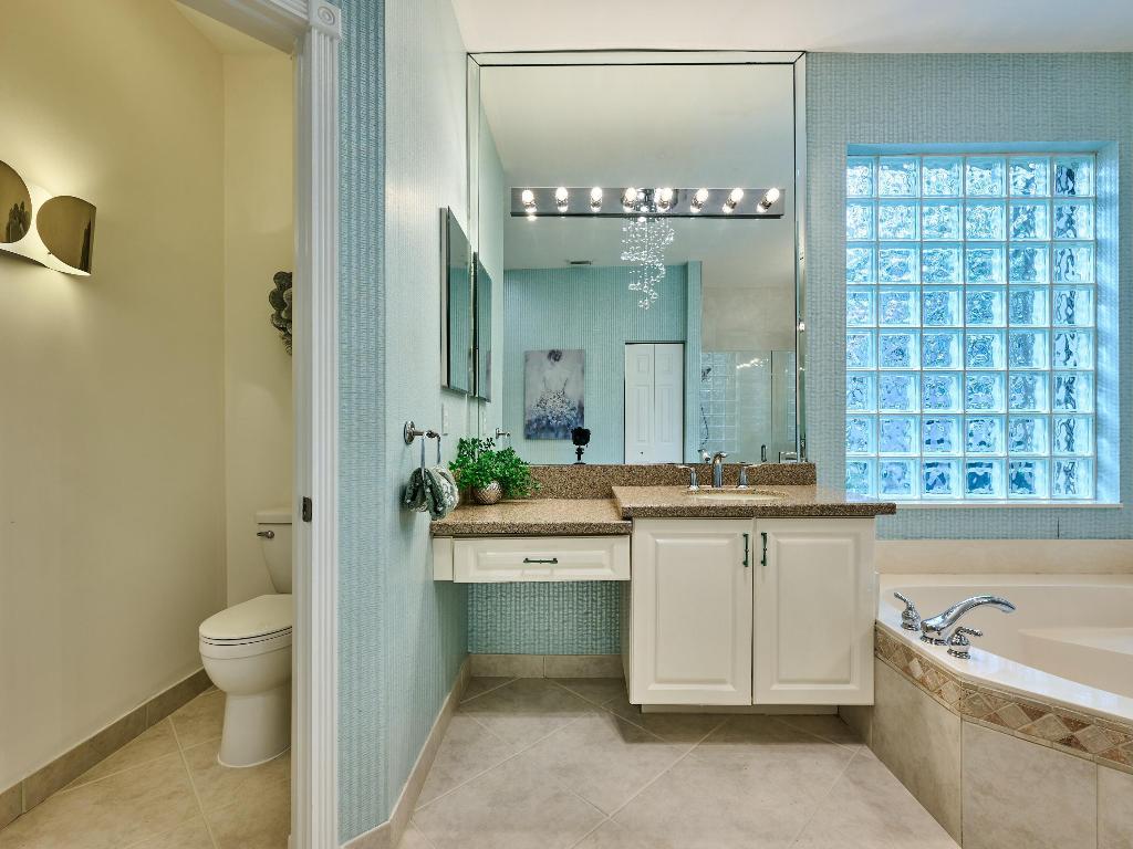 VALENCIA FALLS - Residential