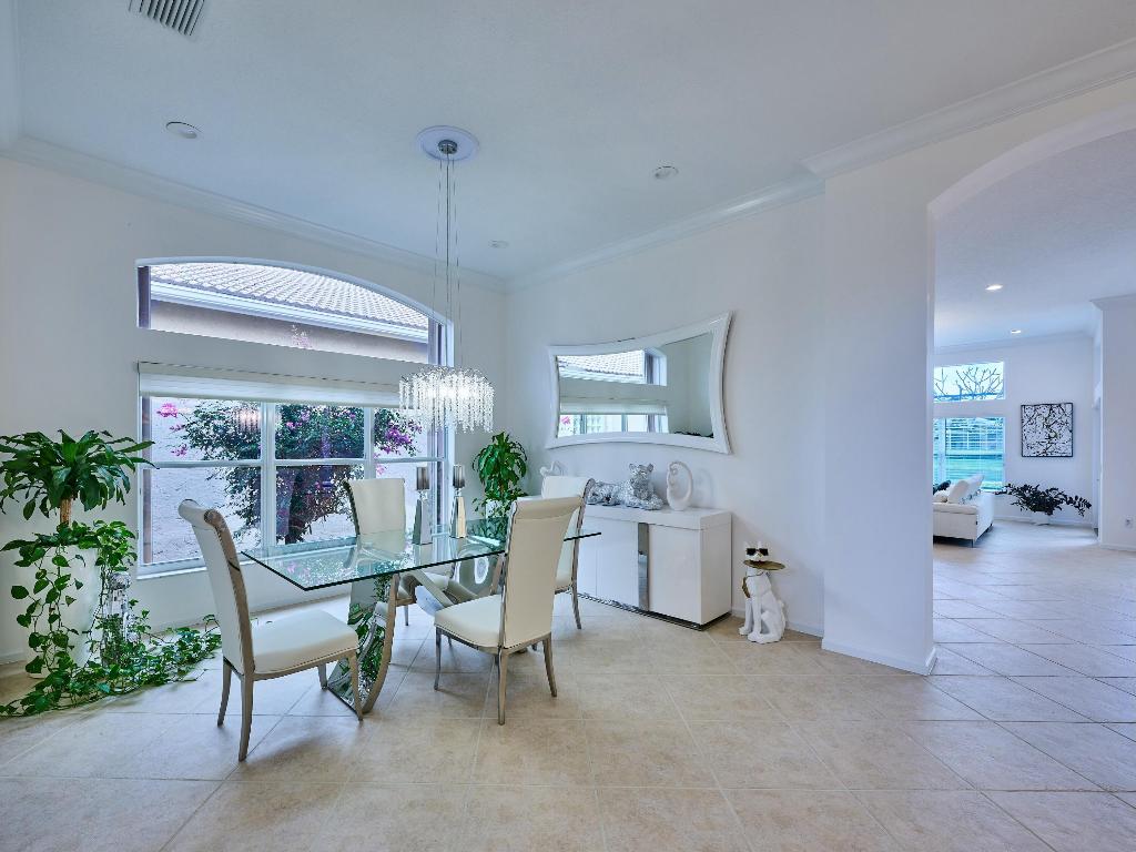 VALENCIA FALLS - Residential