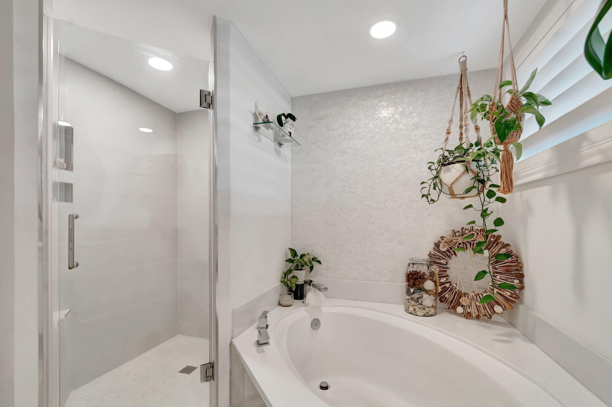 FOUNTAINS SOUTH CONDO 3B - Residential