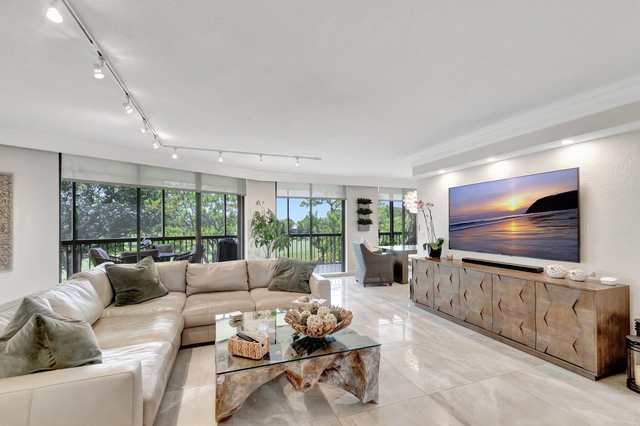 FOUNTAINS SOUTH CONDO 3B - Residential