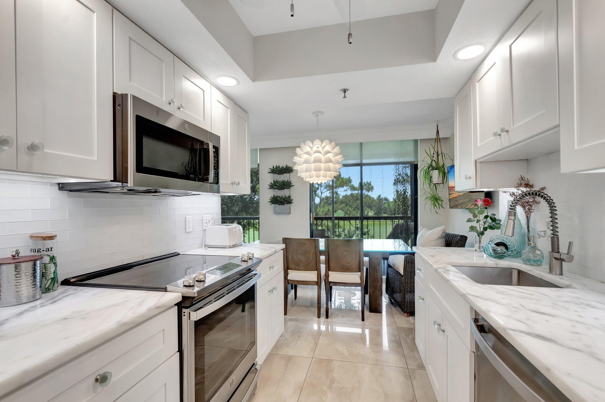 FOUNTAINS SOUTH CONDO 3B - Residential