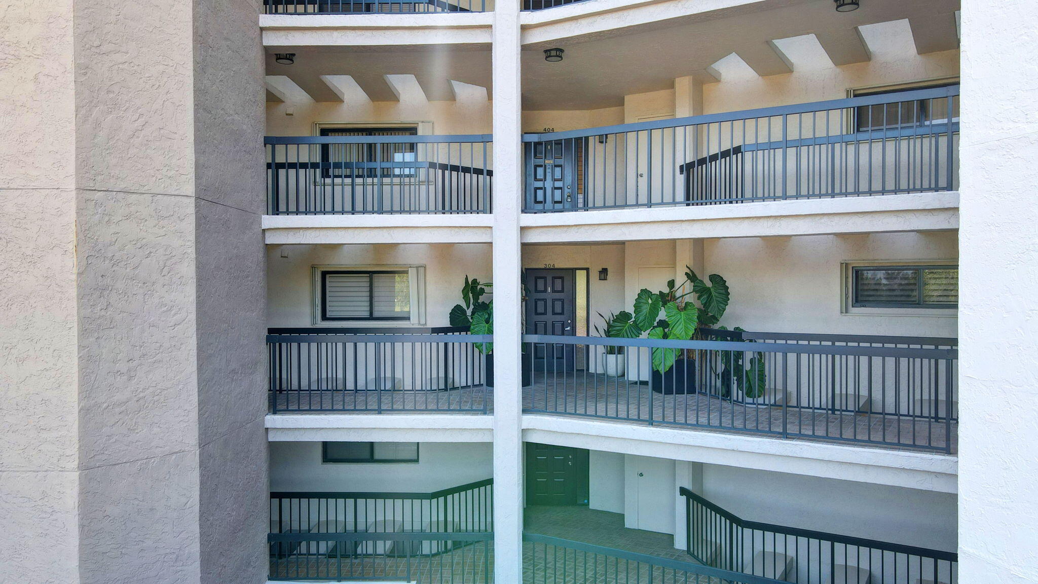 FOUNTAINS SOUTH CONDO 3B - Residential