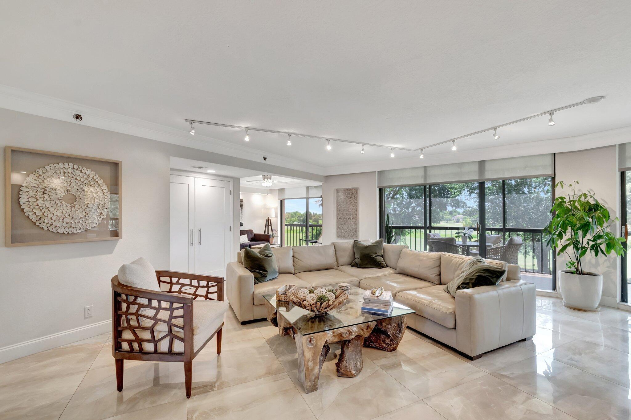 FOUNTAINS SOUTH CONDO 3B - Residential