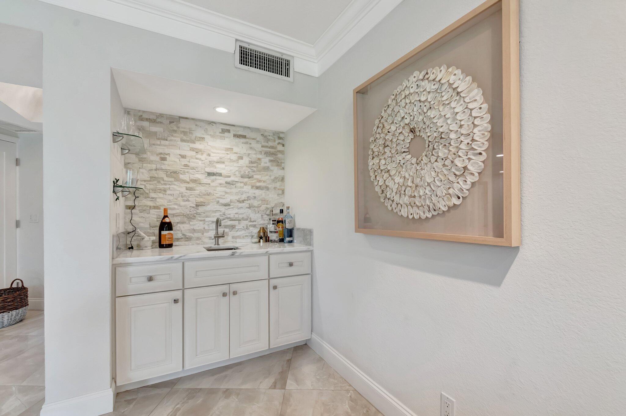 FOUNTAINS SOUTH CONDO 3B - Residential