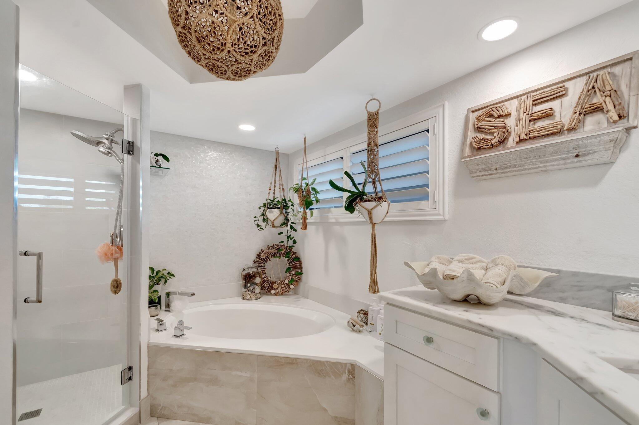 FOUNTAINS SOUTH CONDO 3B - Residential