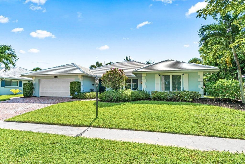 Photo of 1162 Walnut Terrace, Boca Raton, FL 33486 (MLS # R10998693)