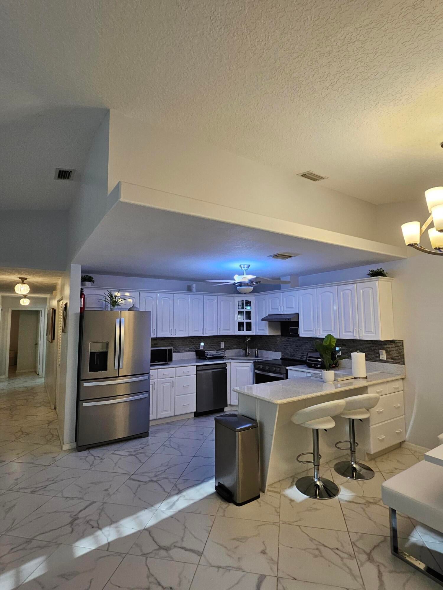 1631 LAUREL LEAF Lane A, Fort Pierce, FL, 34950/$215,000 3 1631 LAUREL LEAF Lane A