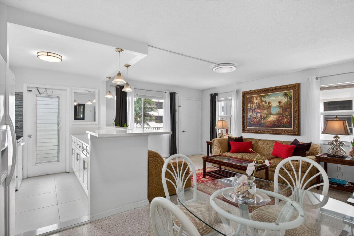 VILLAS ON THE OCEAN - Residential