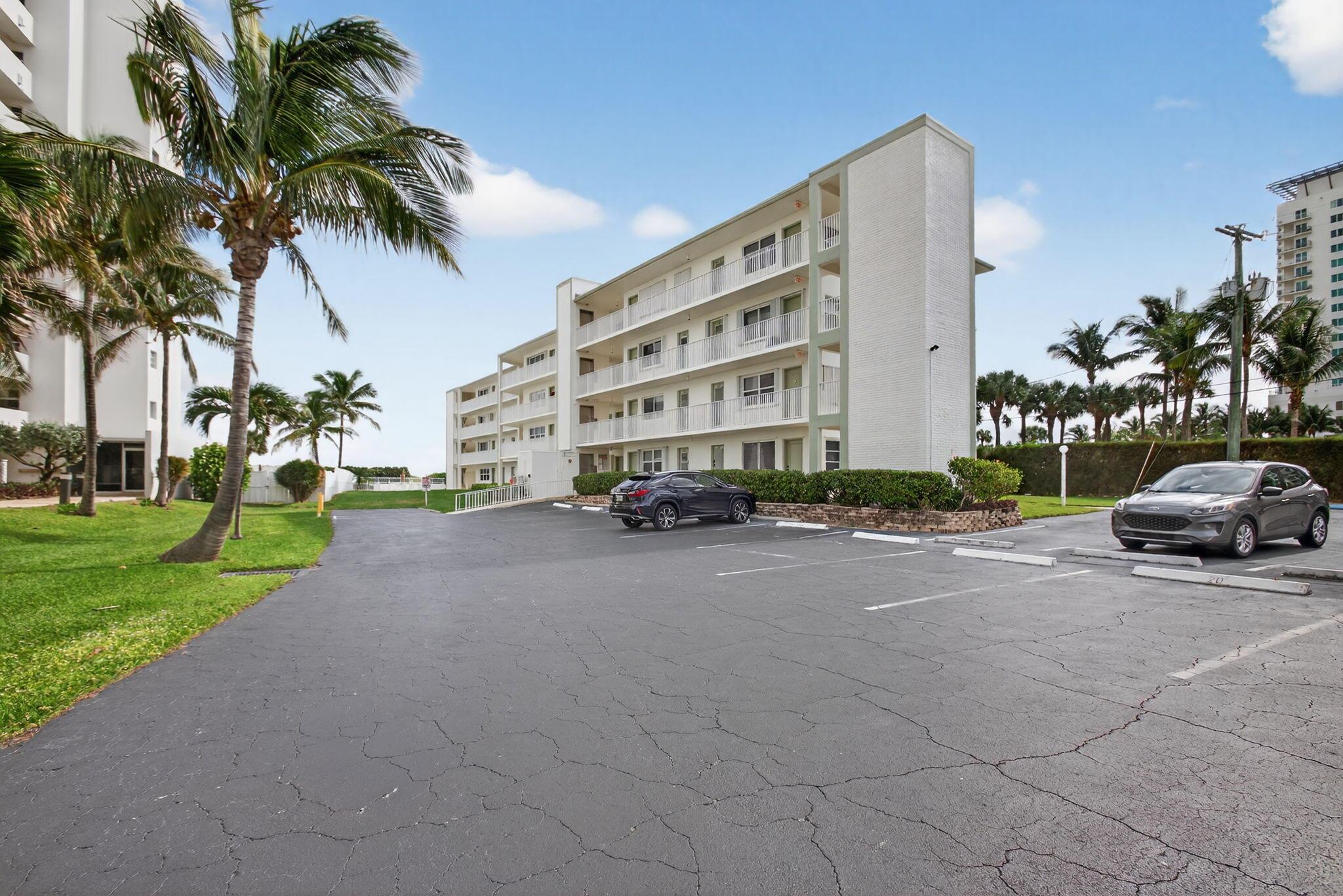 VILLAS ON THE OCEAN - Residential