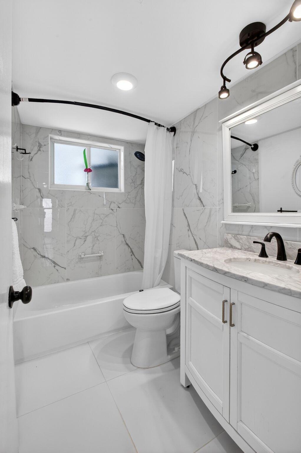 VILLAS ON THE OCEAN - Residential