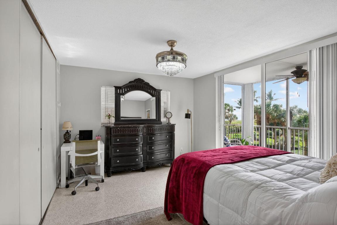 VILLAS ON THE OCEAN - Residential