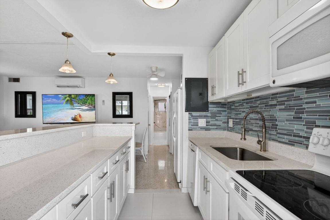 VILLAS ON THE OCEAN - Residential