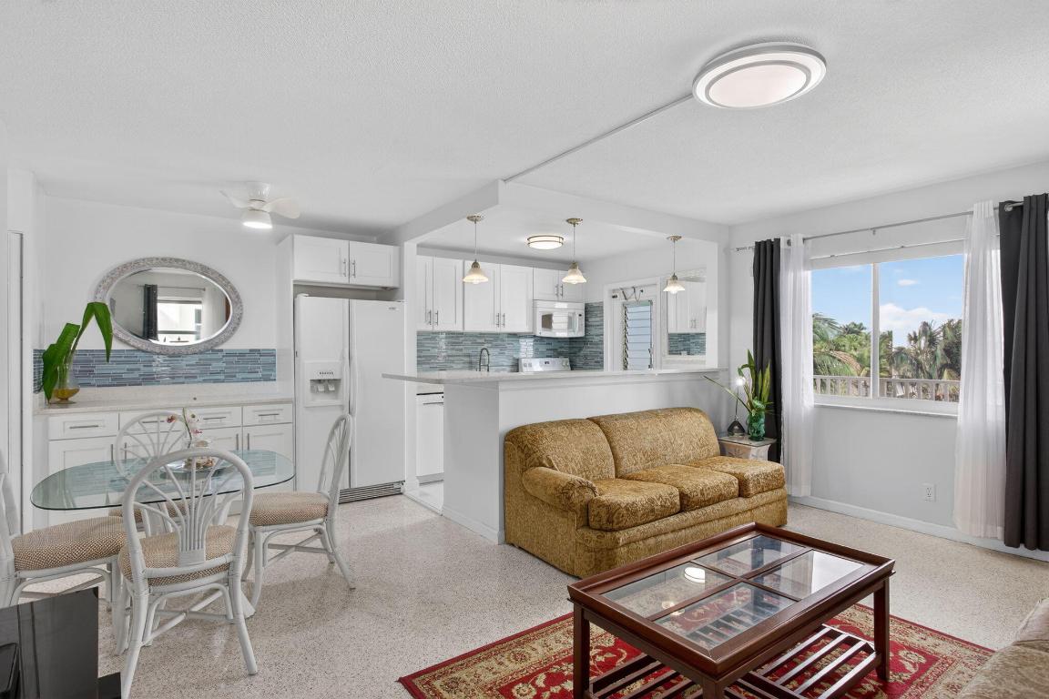 VILLAS ON THE OCEAN - Residential