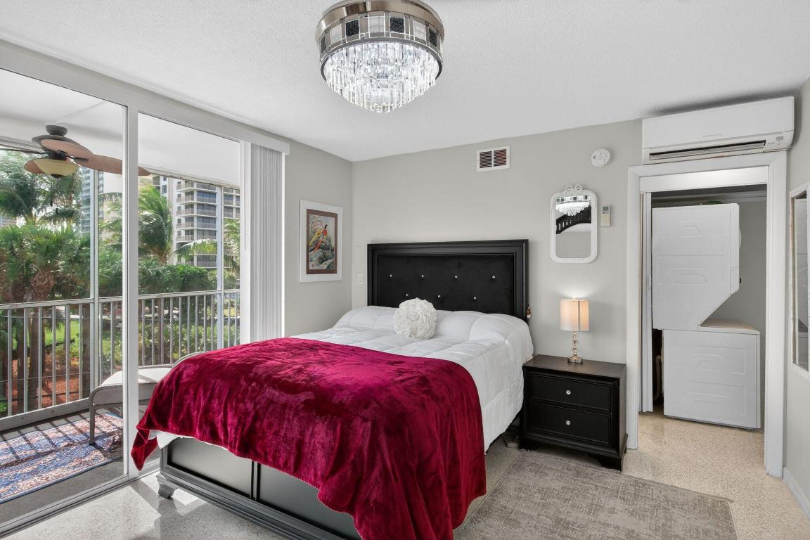 VILLAS ON THE OCEAN - Residential