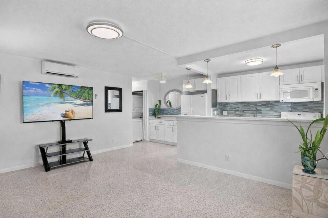 VILLAS ON THE OCEAN - Residential