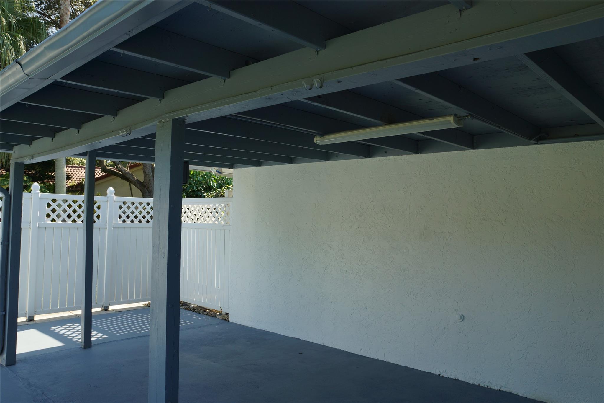 JACARANDA LAKES - Residential