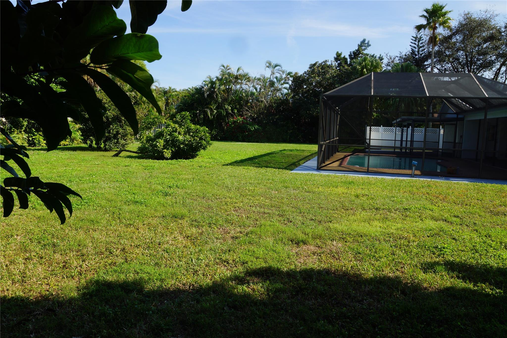 JACARANDA LAKES - Residential