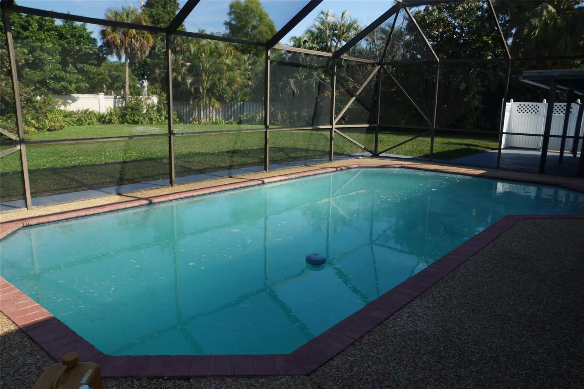 JACARANDA LAKES - Residential