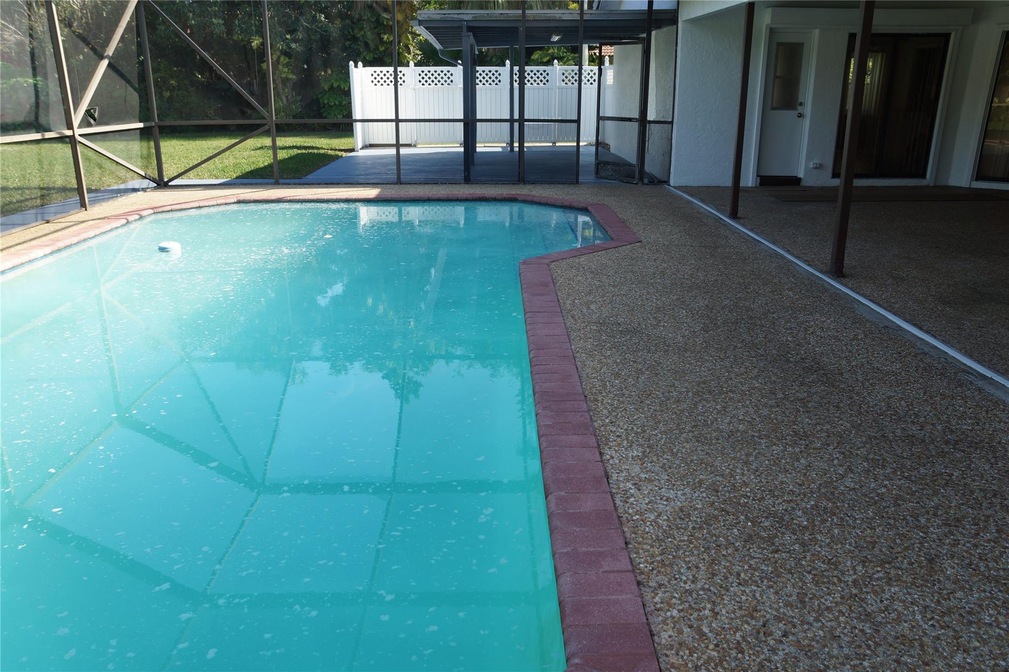 JACARANDA LAKES - Residential