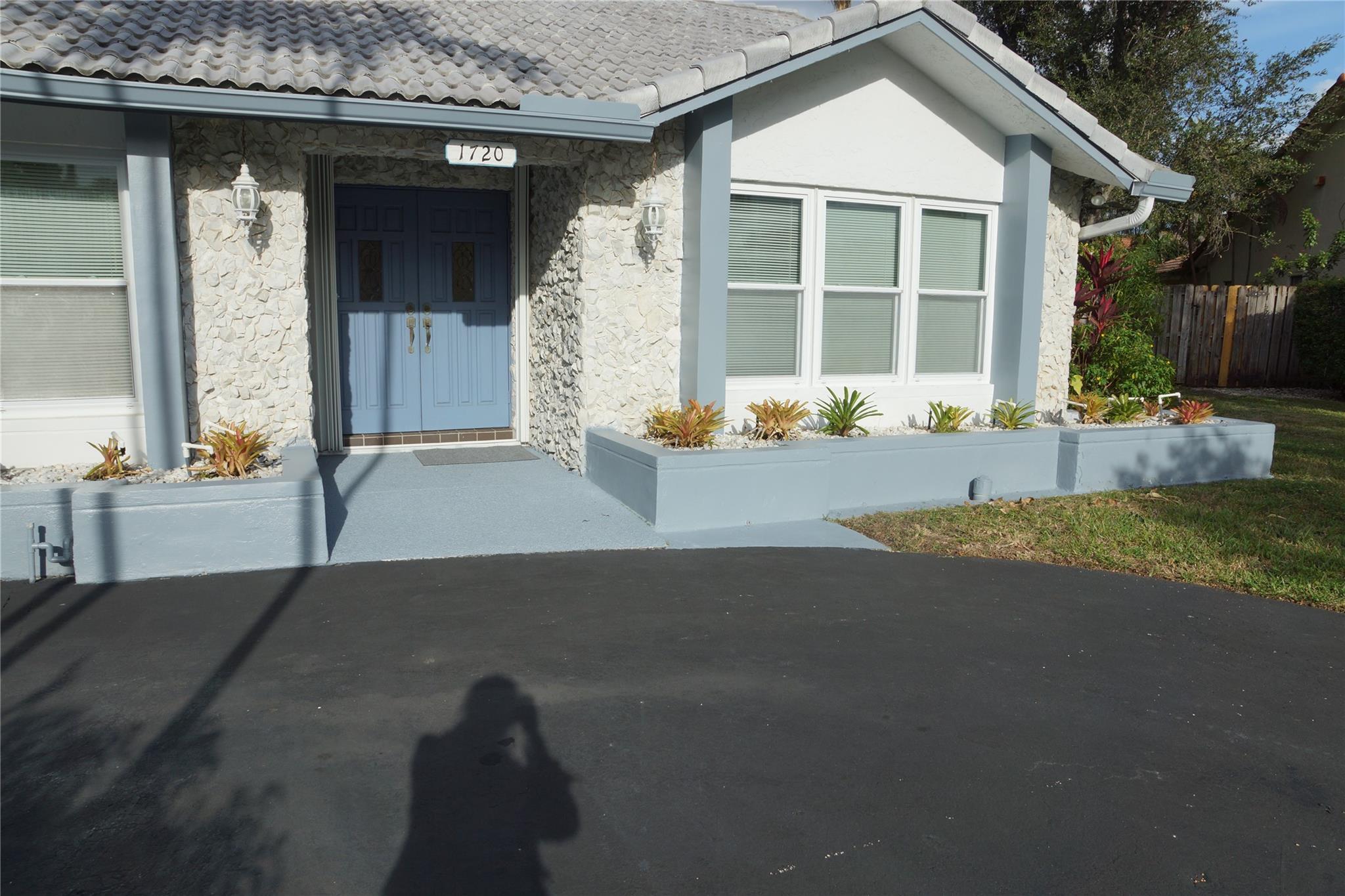 JACARANDA LAKES - Residential