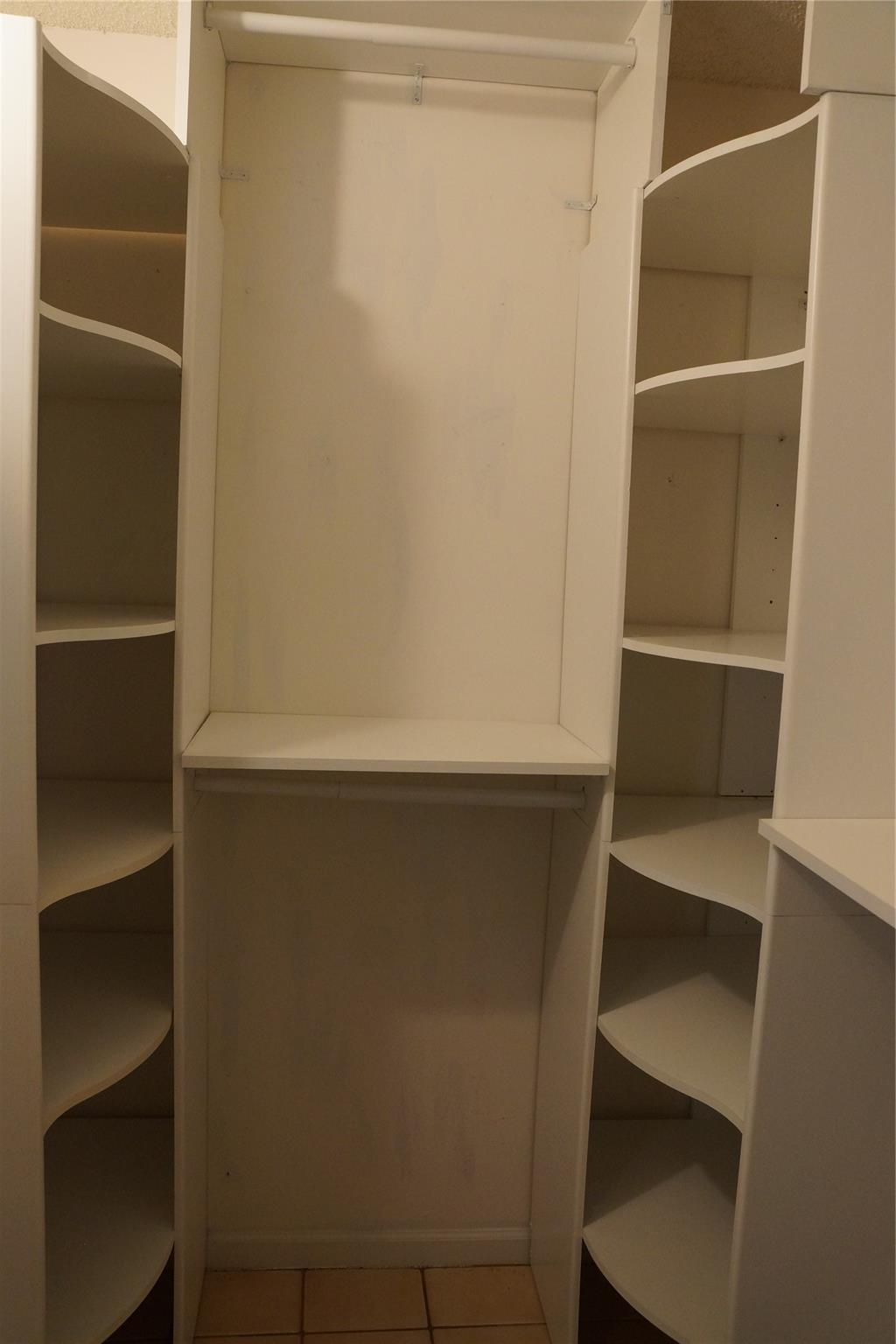 JACARANDA LAKES - Residential