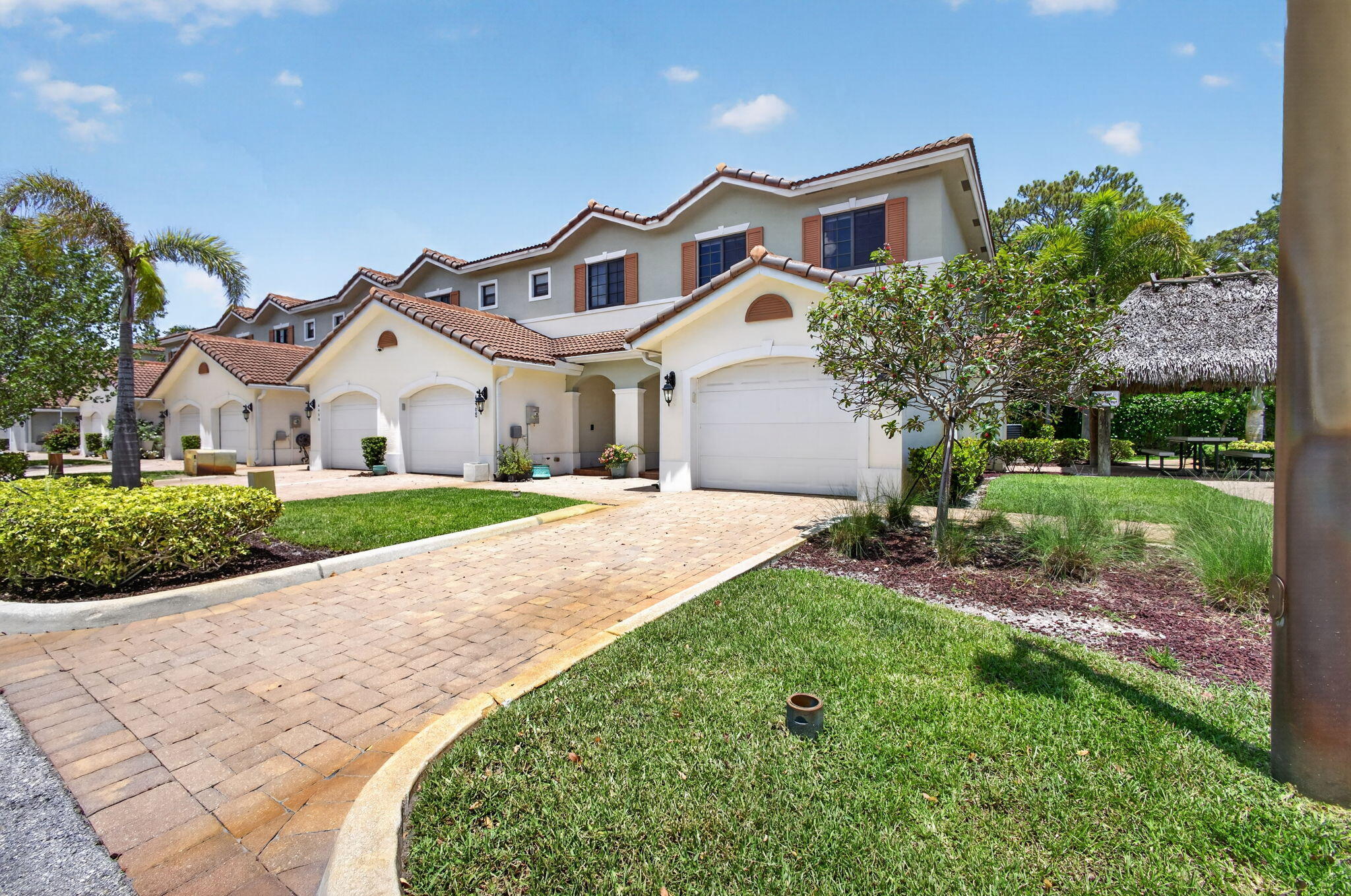 4470 Leo Lane, Riviera Beach, FL, 33410/$399,900 1 4470 Leo Lane