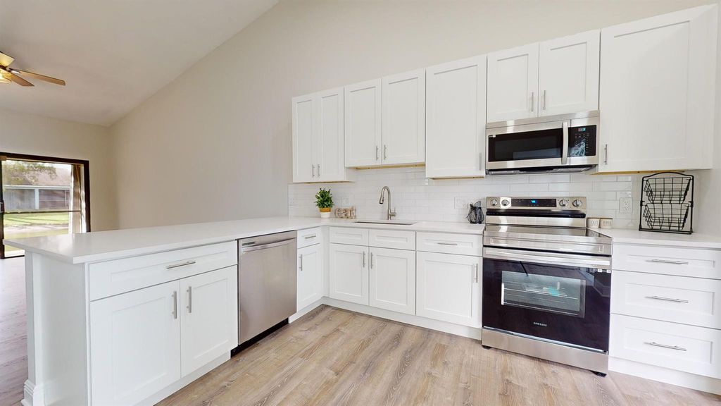 Photo of 3981 Island Club Circle W, Lake Worth, FL 33462 (MLS # R10950930)