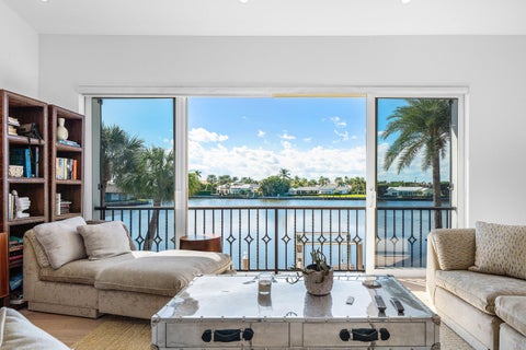 Tiny photo for 50 Spoonbill Road, Manalapan, FL 33462 (MLS # B26076867)