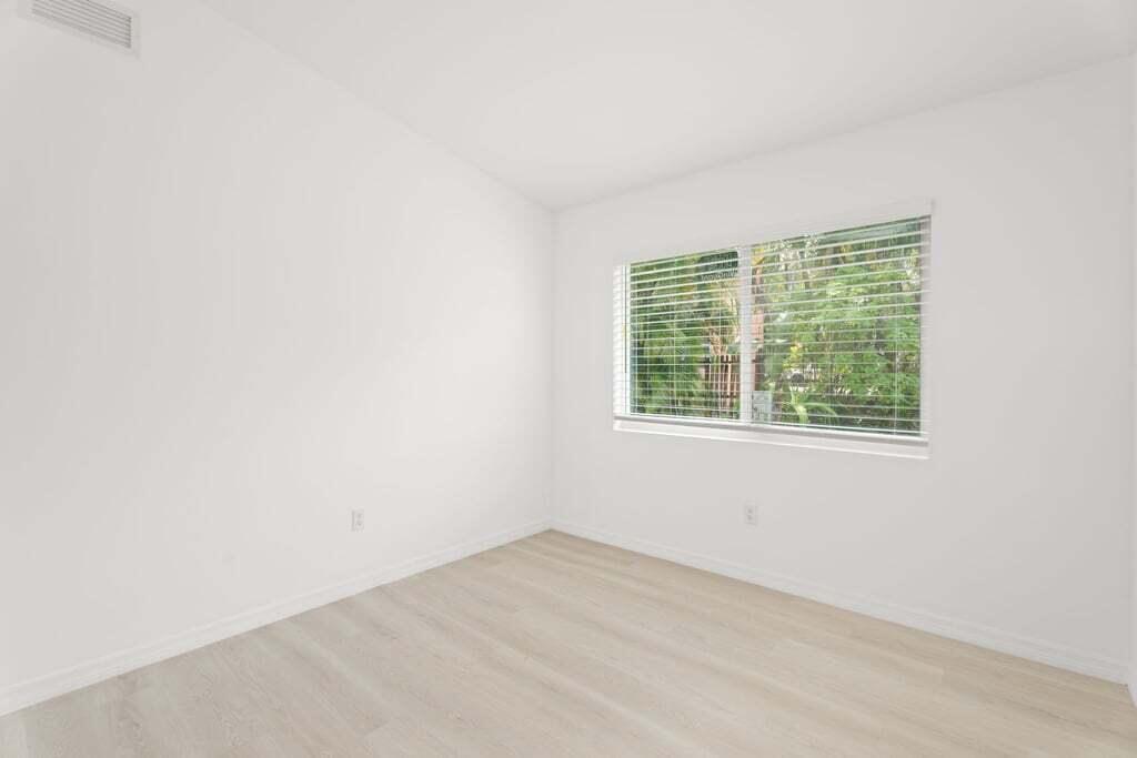 LANTANA POINT - Residential Lease