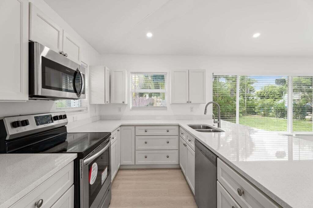 LANTANA POINT - Residential Lease