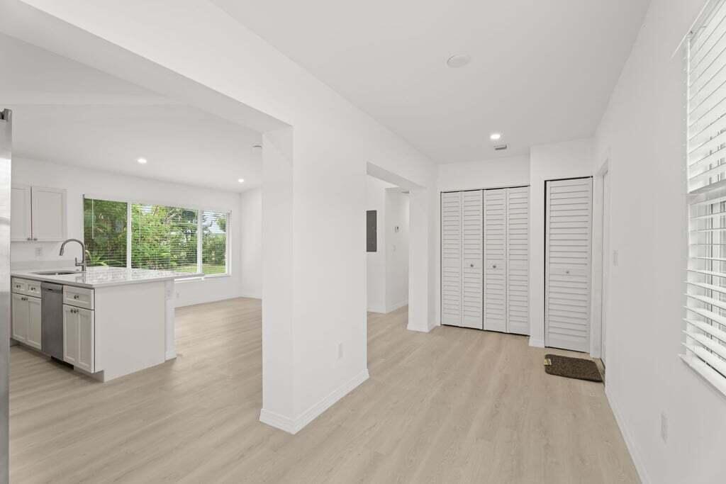 LANTANA POINT - Residential Lease